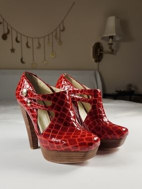 Velvet Angels Whiskey a Go Go High Heel Platform Shoes Red Patent Leather